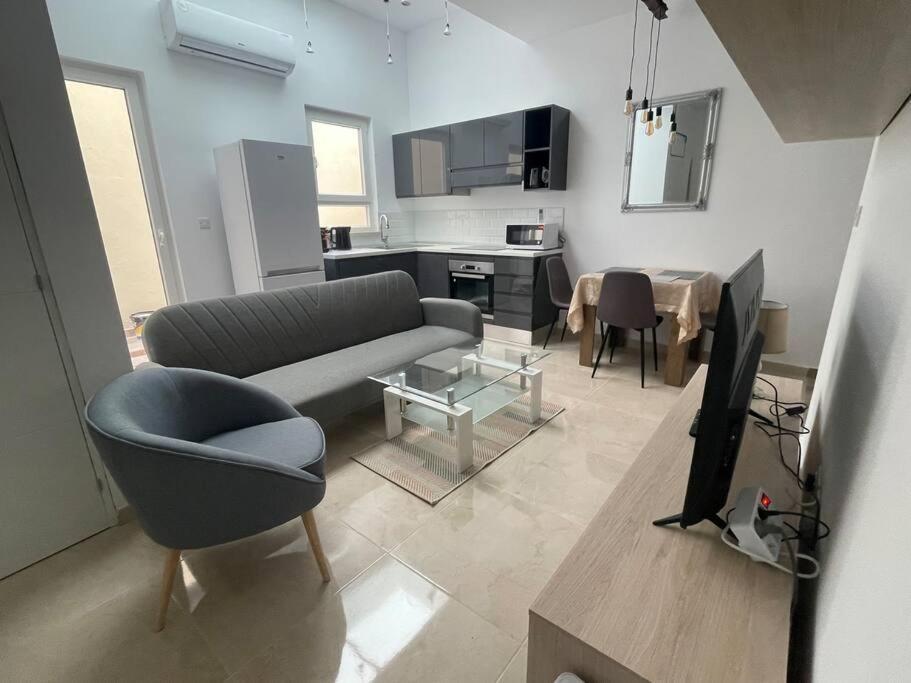 New Two Bedroom Flat Kamila On A Dwell 슬리에마 외부 사진