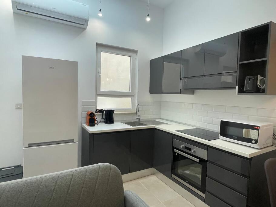 New Two Bedroom Flat Kamila On A Dwell 슬리에마 외부 사진